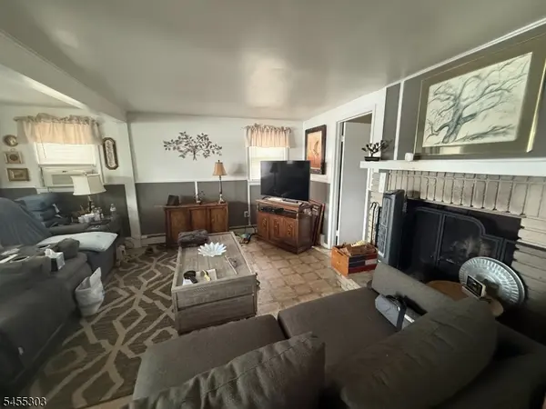 33 Mohawk Trl, Jefferson Twp., NJ 07849