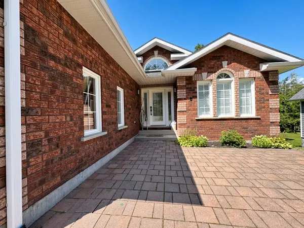 8 Alpine WAY, Oro-medonte, ON L0L 2L0