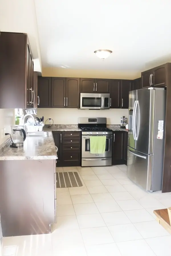 6039 Ernest CRES, Niagara Falls, ON L2H 0H9