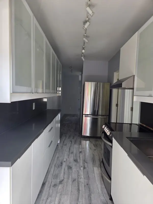 479 Aberdeen AVE #3, Hamilton, ON L8P 2S5