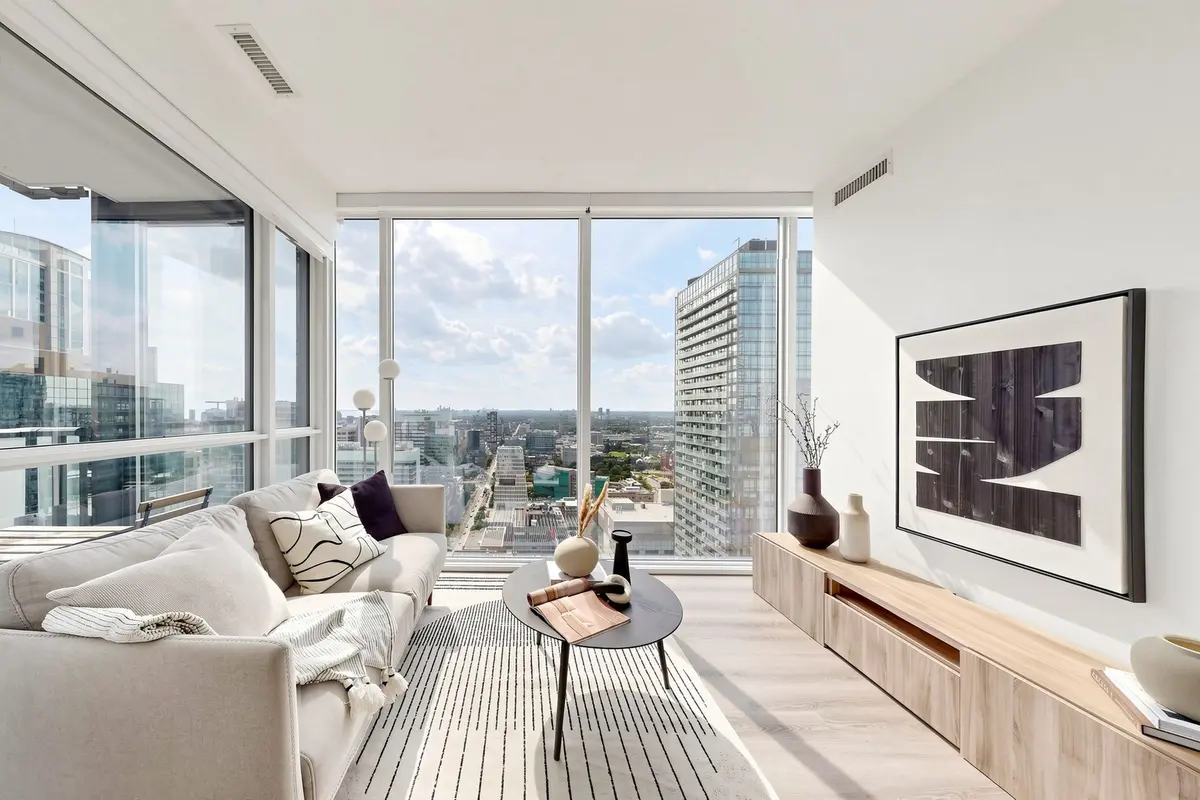 15 Grenville ST #3403, Toronto C01, ON M4Y 0B9