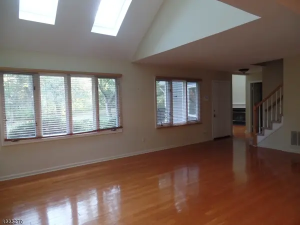 85 Village Dr, Bernards Twp., NJ 07920