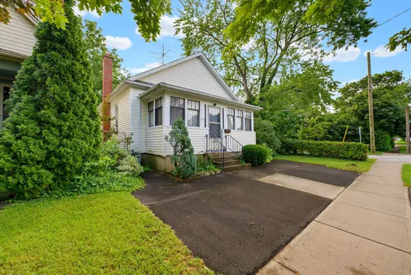 22 Mildred AVE, St. Catharines, ON L2R 6J1