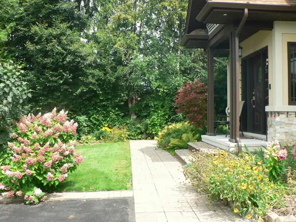 1271 Field ST, Belair Park - Copeland Park And Area, ON K2C 2P9
