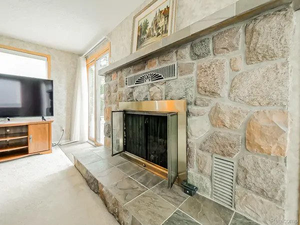 1545 Penistone ST, Birmingham, MI 48009