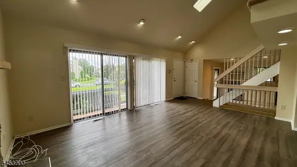 12 Spencer St #12, Franklin Twp., NJ 08873