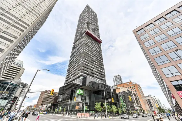 8 Eglinton AVE E #Ph 5801, Toronto C10, ON M4P 0C1