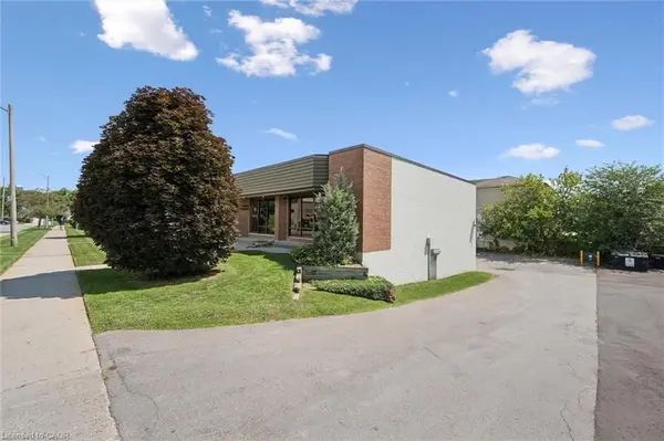 5 Paulander DR, Kitchener, ON N2M 5B6