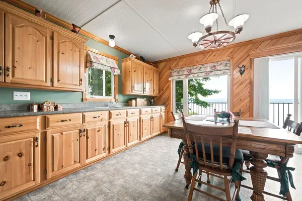 42 Rutz LN, North Algona Wilberforce, ON K0J 1X0