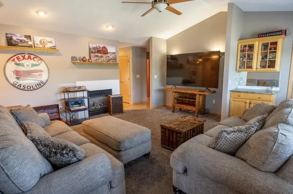 9508 SHORE Drive, Machesney Park, IL 61115