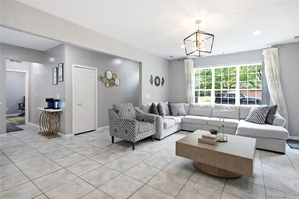13169 Canopy DR, Sterling Heights, MI 48313