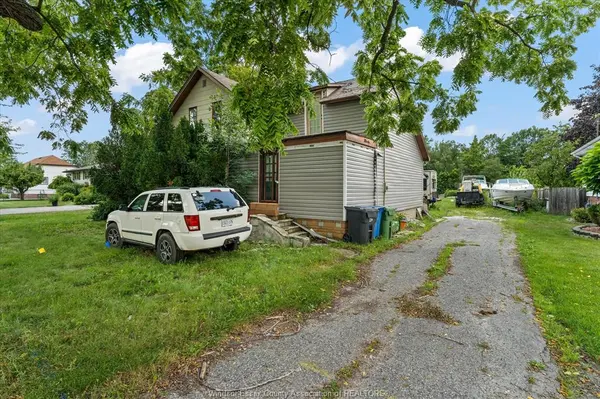 12122 INTERSECTION Road, Tecumseh, ON N8N 1R3
