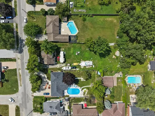 12122 INTERSECTION Road, Tecumseh, ON N8N 1R3