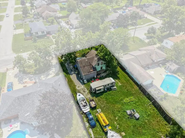 12122 INTERSECTION Road, Tecumseh, ON N8N 1R3