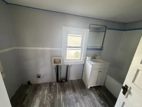170 Charlotte Ave, Chesterfield, VA 23834
