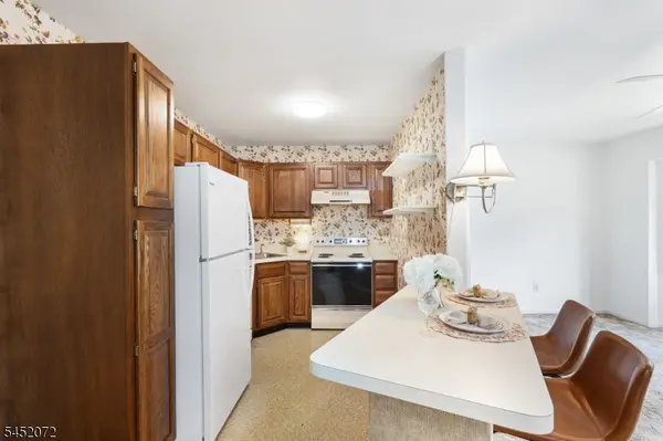 79 Carriage Ln, Sparta Twp., NJ 07871