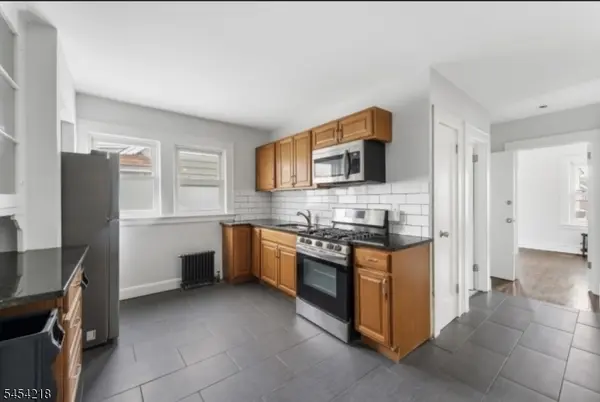1020 Cross Ave #2F, Elizabeth City, NJ 07208