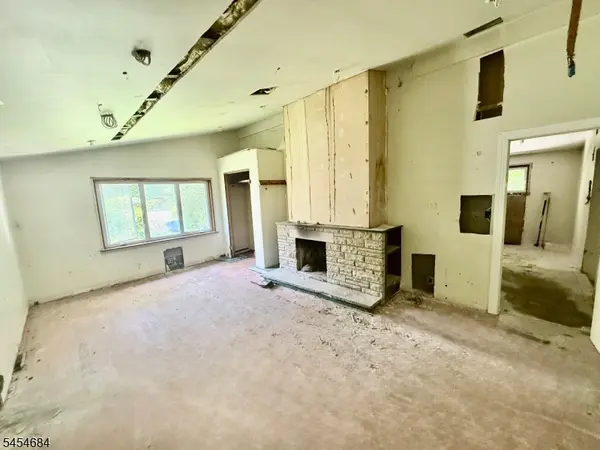 69 Cranberry Ledge Rd, Byram Twp., NJ 07821