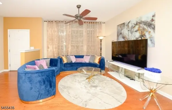 5 Holly Ln, Garfield City, NJ 07026
