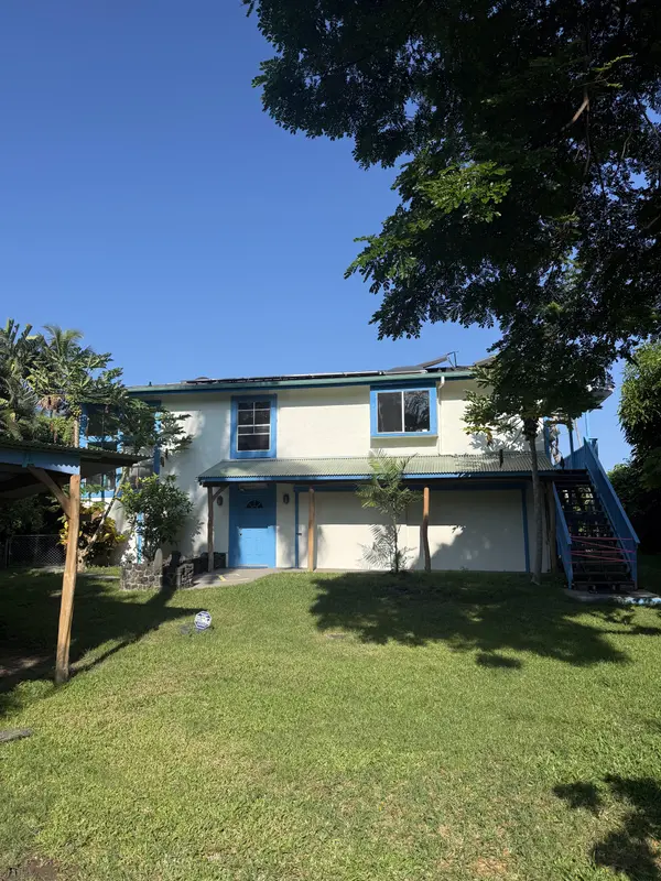 82-6301 PUUHONUA RD,  Captain Cook,  HI 96704