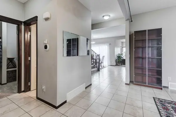 42 Everoak GN SW, Calgary, AB T2Y 0J5