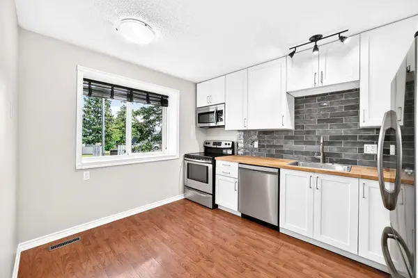 315 Georgian Villas NE, Calgary, AB T2A 7E1