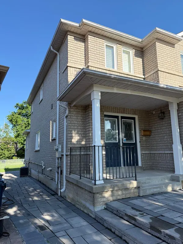 42 Stonebridge BLVD, Toronto E05, ON M1W 4A7