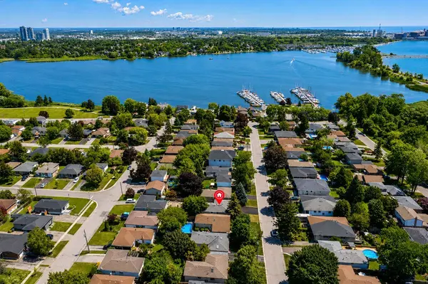 950 Mink ST, Pickering, ON L1W 2G5