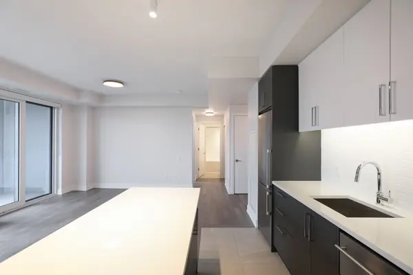2525 Bathurst ST #514, Toronto C04, ON M6B 2Y9