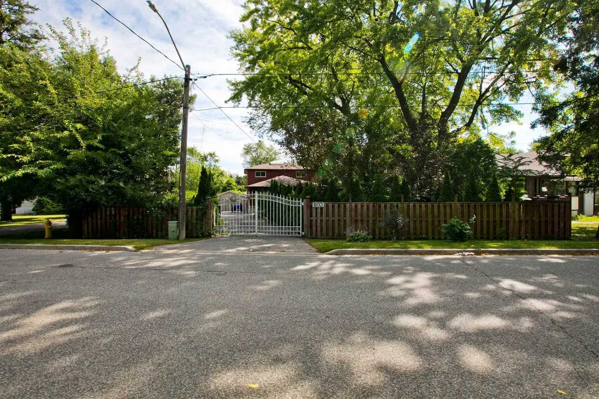 603 Park Cres CRES E, Pickering, ON L1W 2E1