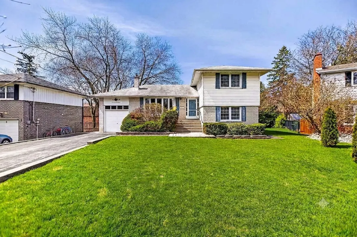 6 Willowgate DR #Main Floor, Markham, ON L3P 1G2