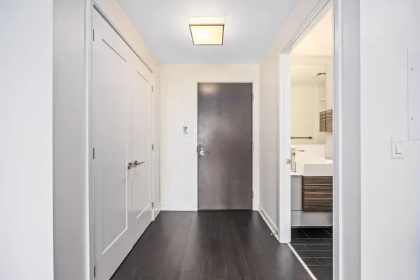 88 Scott ST #2703, Toronto C08, ON M5E 0A9