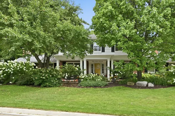 247 Linwood CRES, Burlington, ON L7L 4A2
