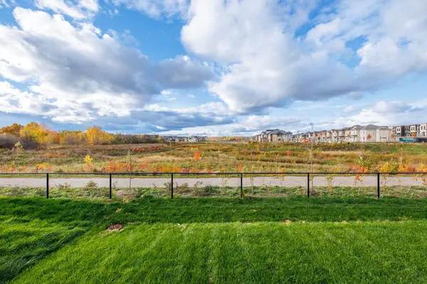37 North Park BLVD, Oakville, ON L6M 0W8
