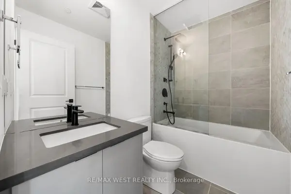 2489 Taunton RD #716, Oakville, ON L6H 3R9