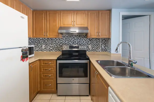 3043 Finch AVE W #2033, Toronto W05, ON M9M 0A4