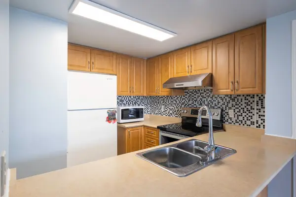 3043 Finch AVE W #2033, Toronto W05, ON M9M 0A4