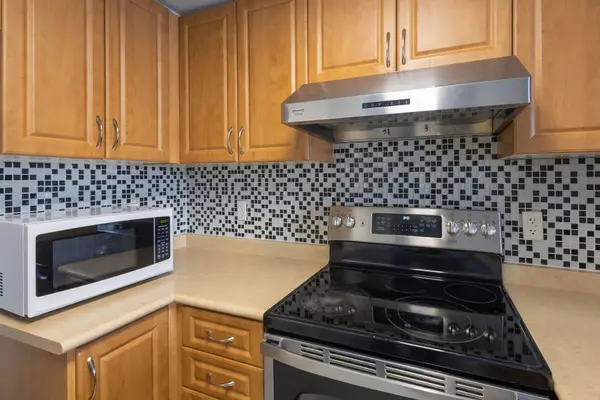 3043 Finch AVE W #2033, Toronto W05, ON M9M 0A4