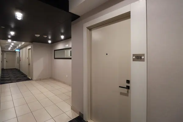 4699 Glen Erin DR #1006, Mississauga, ON L5M 2E5