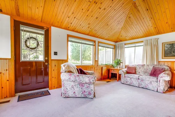 17245 County Rd 18 RD, South Stormont, ON K0C 2A0