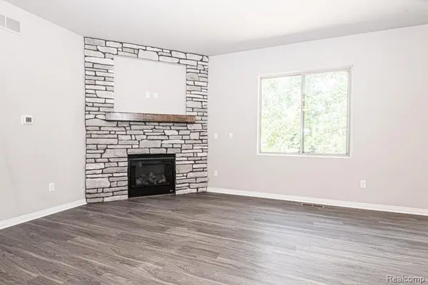 001 Oak ( Ranch) ST, Grand Blanc Charter Township, MI 48439