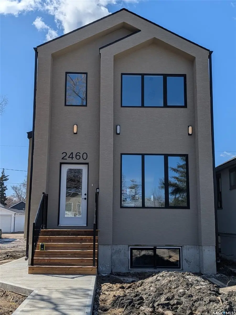 2460 Lindsay STREET, Regina, SK S4N 3C6