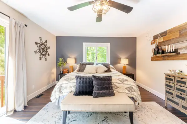 2104 Apple Hill RD, East Bay Twp, MI 49686