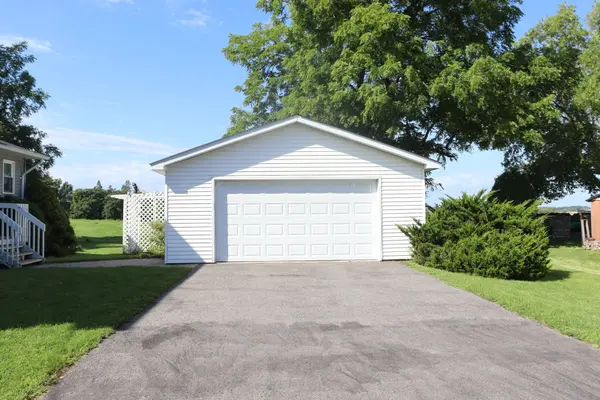 464 Gladstone ST, North Dundas, ON K0C 2K0