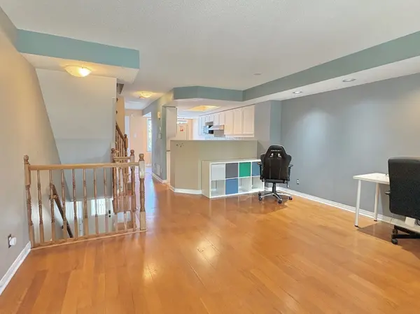 112 Centrepointe DR #F, South Of Baseline To Knoxdale, ON K2G 6K3