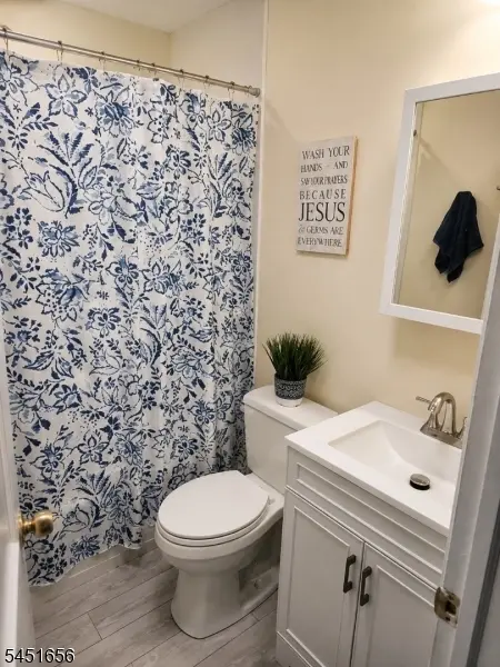 108 Greenlawn Ave, Middlesex Boro, NJ 08846