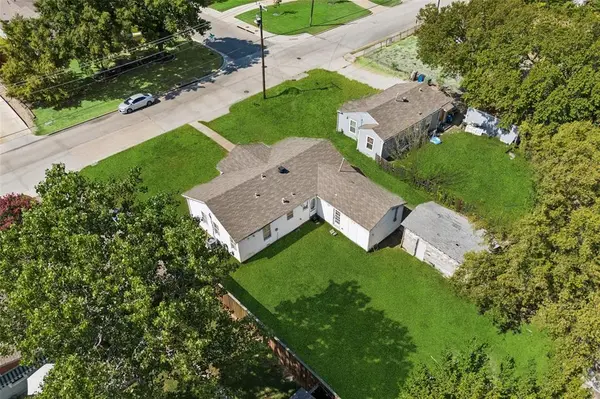 809 E Wall Street, Grapevine, TX 76051