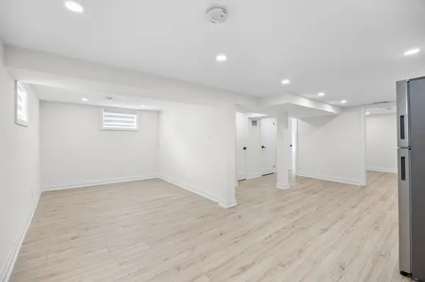 961 Victoria Park AVE #Basement, Toronto E04, ON M4B 2J4