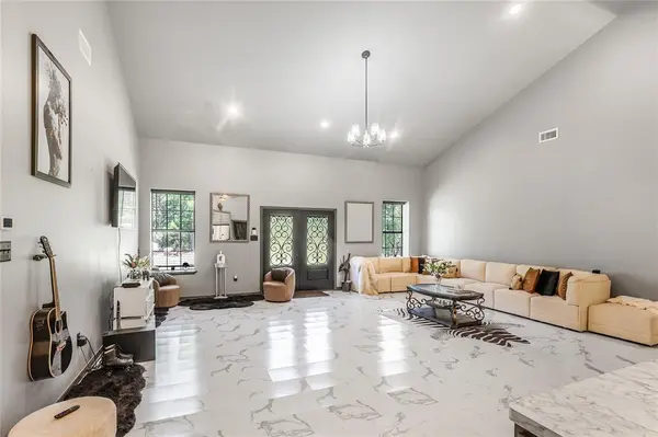 1373 County Road 166 W, Overton, TX 75684