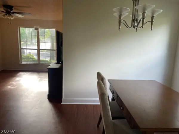 62 Gregory Ln, Franklin Twp., NJ 08823
